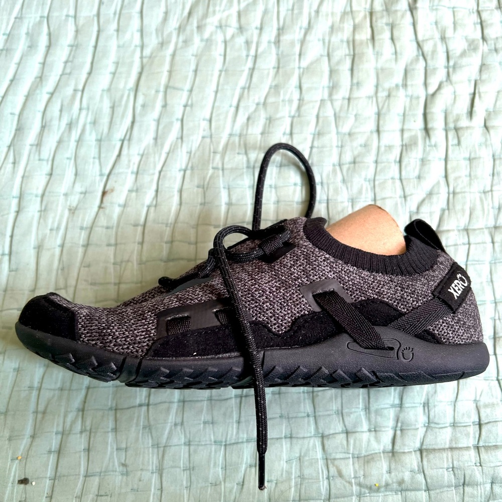 Women’s xero oswego athletic shoes black size 7